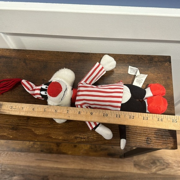 WARNER BROS. LOONEY TUNES VTG 1997 SYLVESTER THE CAT WEARING RED & WHITE PJ’S - Picture 7 of 8